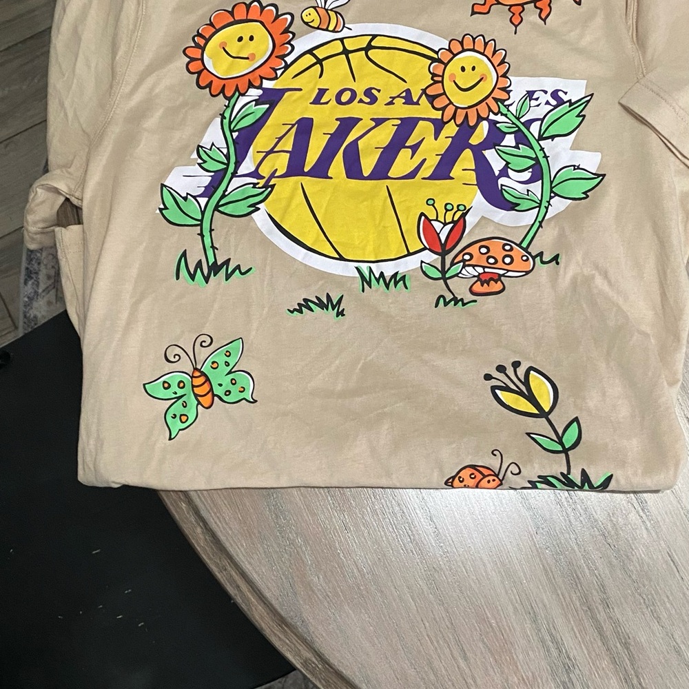 Women’s shirt